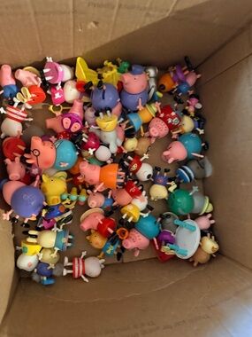 Peppa Pig Random Toy Set